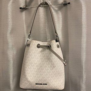 Michael Kors Suri Medium White Aluminum Pvc Leather Bucket Messenger Handbag